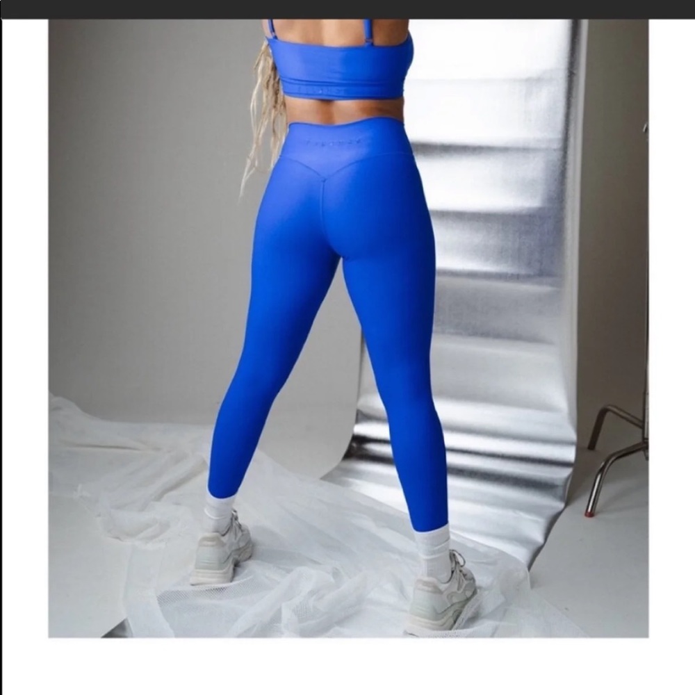 ❗️SOLD❗️Balance Athletica Liquid Metal Legging - Picture 9 of 9